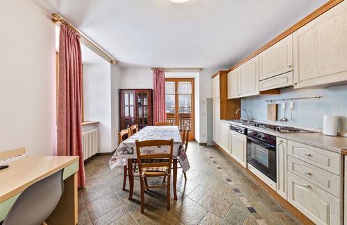 Croviana Apartment | Apartment "Casa Bluesky" with Mountain View, Private Garden & Wi-Fi