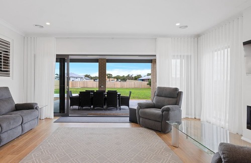 Coronet Bay House | Seascape Views in Coronet Bay
