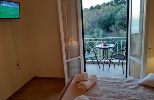 Kalamitsi Villa | Caza Levantiera 4 bedroom villa