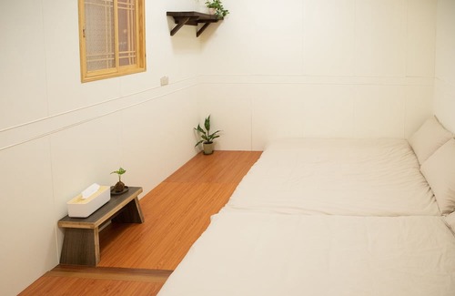 Longtan District Bed & Breakfast | Grandma's home