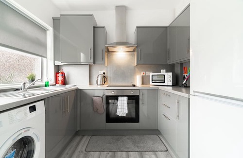 Bailleston House | Snug Modern Home in Eastern Glasgow