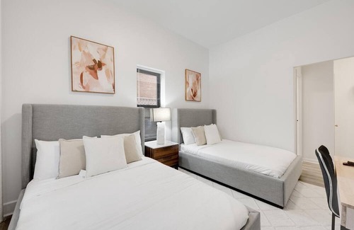 Bay Ridge House | City Escape: Charming Gem in Brooklyn's Vibrant Locale