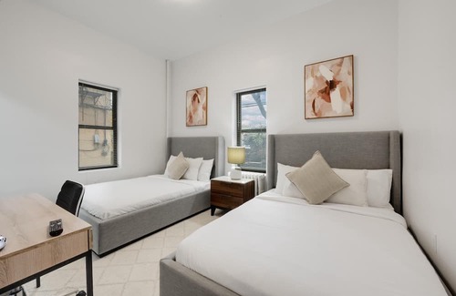 Bay Ridge House | Uptown Chic: Stylish Getaway in Brooklyn