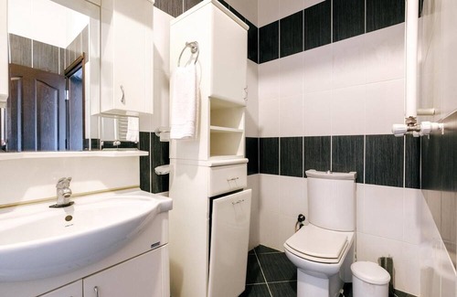 Derbent Apartment | Chic Flat w Terrace, Garden, Fireplace in Nature