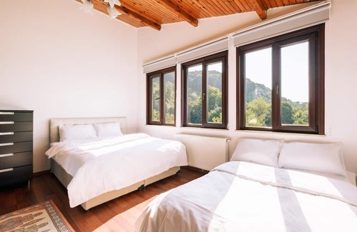 Derbent Apartment | Chic Flat w Terrace, Garden, Fireplace in Nature