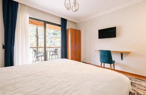 Altinova House | Relaxing Bungalow w Pool and Garden in Nature