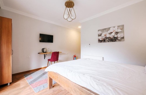 Altinova House | Tranquil Bungalow w Pool and Garden in Nature