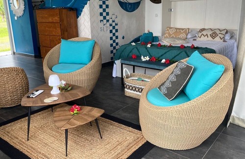 Teahupoo House | Bungalow Lagoon View Suite - ideal for 1 to 2 people, calm, view and comfort.