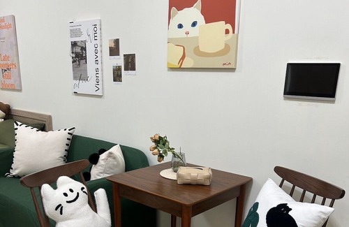 Banqiao Apartment | Newly Designed Cozy Vintage Apartment -Blue Line JiangZicui station