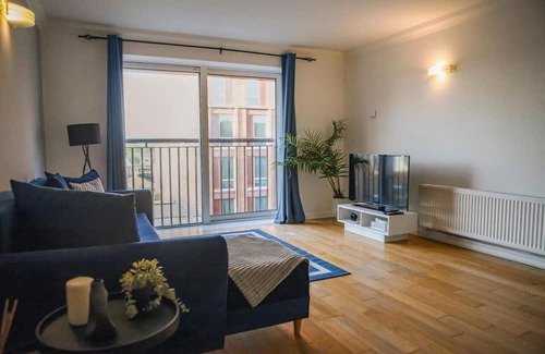 Abbey Apartment | Charming 2-Bed Apartment Free Parking in Wimbledon