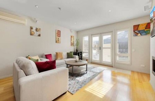 Prahran House | A ‘Hawksburn Village’ Hideaway