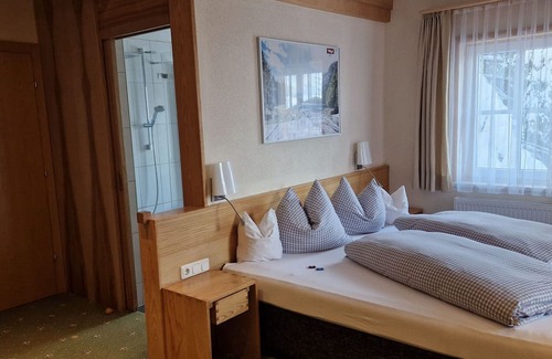 Tannheim Cottage | Komfortzimmer 2 - Gasthaus Pension Bergheim