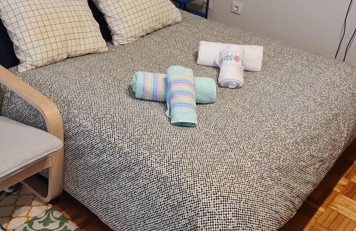 San Lazaro y Otero Apartment | Pequeño Apartamento con Wifi Lado Palacio Deportes. Próximo Salidas Autopista