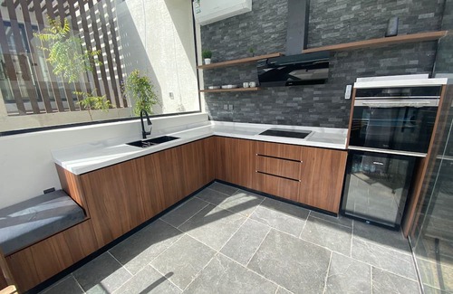 Spring Ski Chalet | 5 minutes to airport