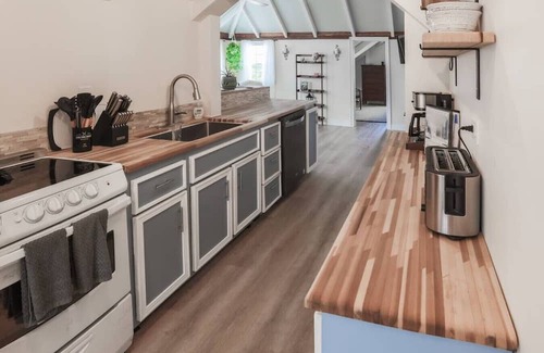 Estate East Street Apartment | The Sweet Lime Oasis - A Danish West Indies Suite