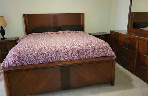 Sunshine Apartment | 4 Bedroom 747856 by Houzlet