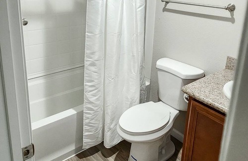 Northeast Reno Apartment | Private getaway 1 bedroom Brand New inside, 5 mins from downtown & unr