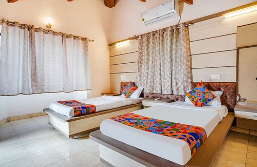 Jalna Hotel | Fabhotel Hi Way Resort