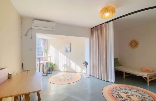 Siming House | Central Convenient Modern Spacious Bright New Remodeled Commercial / Residency