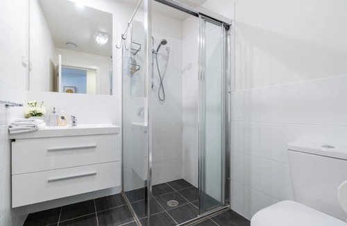 Coombs House | Coom1 · Home w/ Water Views - 10mins to the City/Woden