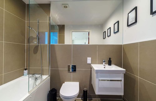 Sutton West Apartment | Sutton Cityscape, WIFI, Netflix, For Business & Re-Locators