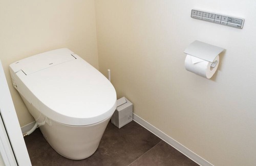 Tsuru Cabin | Building G / Tsuru Yamanashi