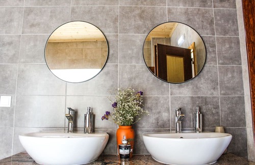 Gois Cottage | 5 Minutes from the River Beach, Room in Góis for Two in a Quiet Rural Place