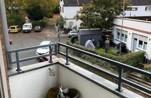 Gerresheim Apartment | Bright 2-room apartment (2-4 per.) in a quiet part of town with balcony.