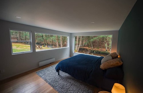 Debruce Cabin | Creekside Cottage Near Livingston Manor