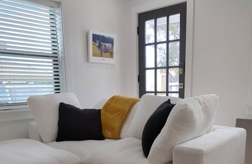 West 1st Street Cottage | Retreat, Relax, Roam in downtown Ft. Myers, Florida. Cozy Unit for two!