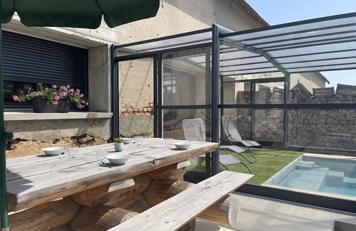 Couzon Cottage | Gite Couzon, 3 bedrooms, 6 persons