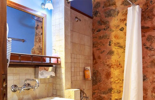 Anatoli House | Homerez - House 12 km away from the beach for 10 ppl. with jacuzzi at Anatoli