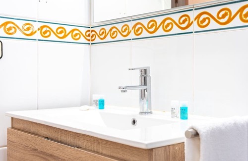 Cornella de Llobregat Apartment | GuestReady - Vintage Elegance in Catalonia