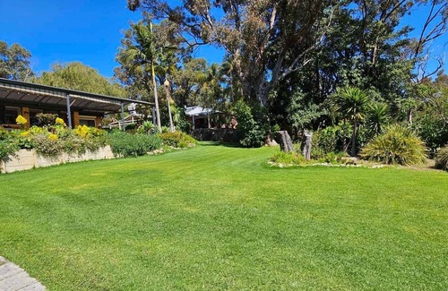 Leschenault House | Three Waters Australind 4 Bedroom Water Views with Pool