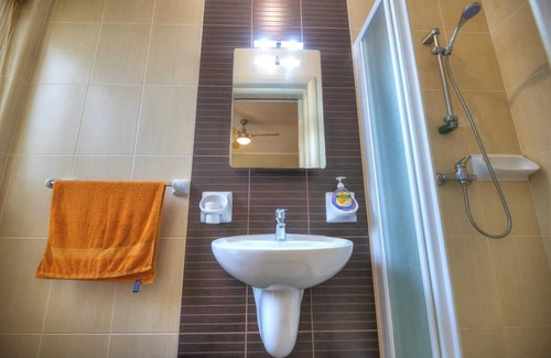 Qala Apartment | Apartment With Pool-hosted by Sweetstay