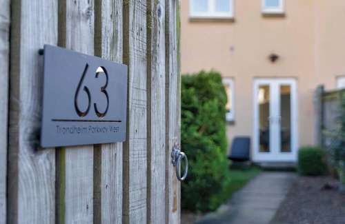 Duloch House | Our inviting home is designed for comfort, practicality, and style — a relaxing retreat for up to 6 guests.