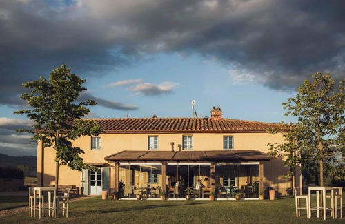 Scarperia e San Piero House | Estate with pool and vineyard in the Tuscan countryside, Mugello, near Florence