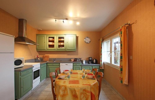 Barenton Cottage | Norman house with fireplace, pets allowed in Barenton