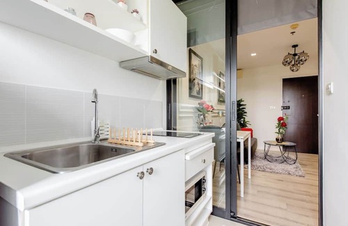 Bang Na Apartment | Urban Elegance Knightsbridge BTS Bearing