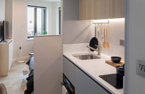 Fairfield Apartment | Modern Studio Apartment Croydon | StayCozy