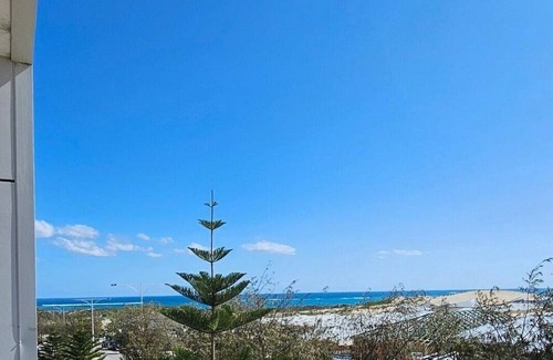 Alkimos House | 5 minutes walk to the beach! Alkimos Coastal 3 Bedroom Townhouse