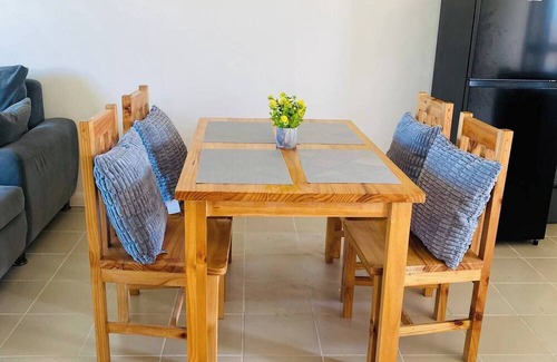 Lapu-Lapu Condo | Oceanbreeze Sunrise Haven - pool, AC, Hotwater, fast wifi, 62sqm in Marigondon