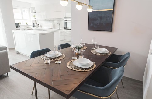 Leinfelden-Echterdingen Apartment | Deluxe apartment for up to 6 people I Near the trade fair and airport
