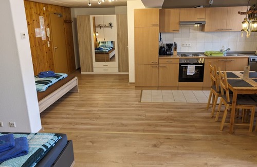 Dobel Apartment | Apartment-Garden view-Private Bathroom-Classic-Fewo 1