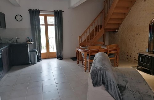 Peyraube House | Holiday Home 'Galets' with Mountain View, Wi-Fi and Air Conditioning