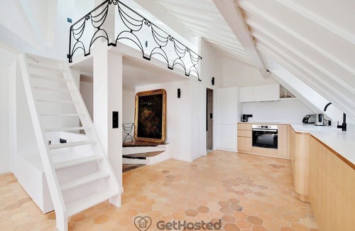 Notre Dame Apartment | Ile de la Cite - Seine & Notre Dame View