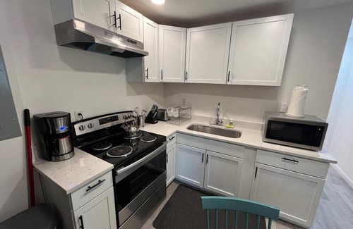 North Charleston Apartment | Bex Comfort: 2BR, Walk to Park Circle
