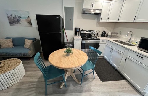 North Charleston Apartment | Bex Comfort: 2BR, Walk to Park Circle