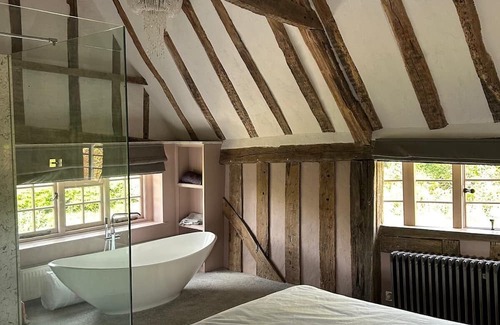 Bishop's Stortford Other | Charming 500-Year-Old Farmhouse - Modern Comforts