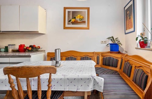 Sudstadt-Bult Apartment | Room 'Messezimmer' with Private Terrace, Wi-Fi and Air Conditioning